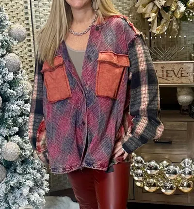 Oli & Hali Going Into Details Of Love Shacket In Rust In Pink