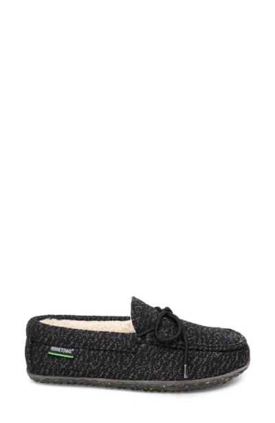 Minnetonka Oak Moccasin Slipper In Black