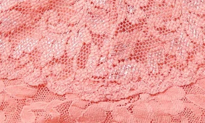 Hanky Panky Holiday Cracker Low Rise Thong In Pink