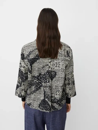 Masai Copenhagen Maiduki 3/4 Sleeve V-neck Shirt In Black