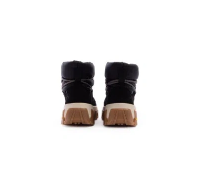 P448 Aspen Boot In Black