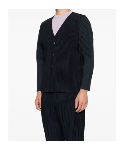 Issey Miyake Long-sleeved Cardigan In Black