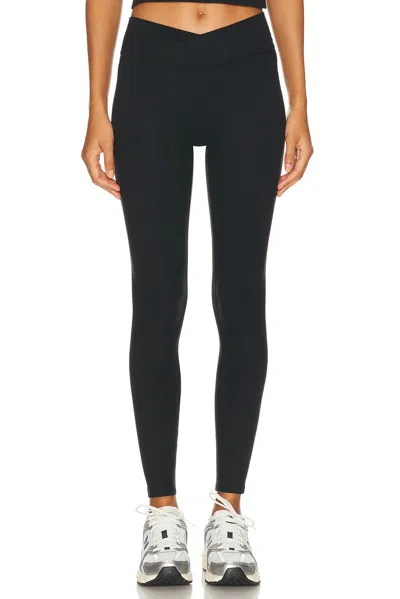 437 The V Legging In Black