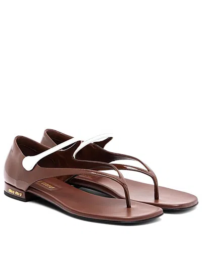 Miu Miu Two-tone Patent Leather Mary Jane Thong Sandals In Brown
