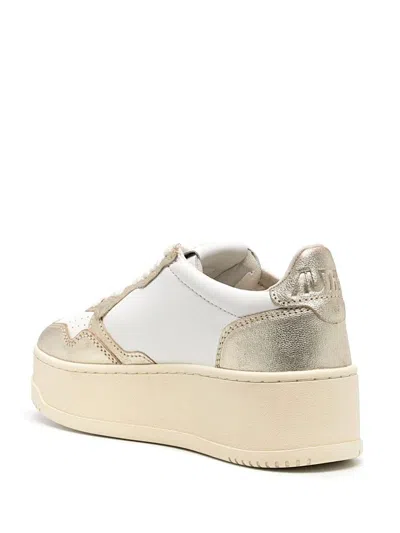 Autry Medalist Platform Sneakers With Padded Collar And Leather Insole In White