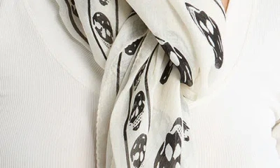 Alexander Mcqueen Mcqueen Classic Skull Silk Scarf In White