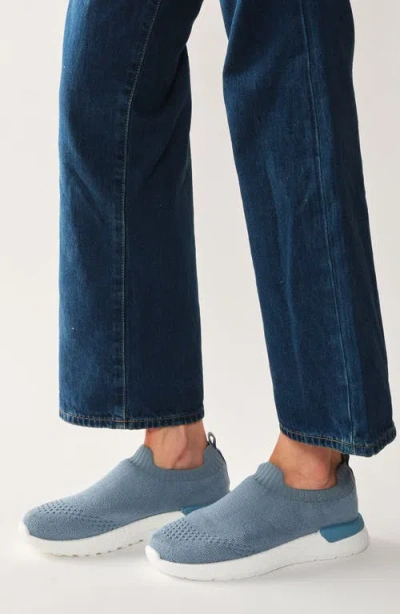 Propét B10 Unite Slip-on Sneaker In Blue