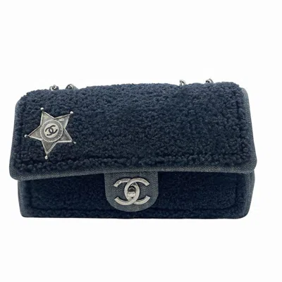 Pre-owned Chanel Black Canvas Shoulder Bag ()