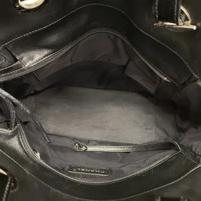 Pre-owned Chanel Black Patent Leather Leather Tote Bag ()