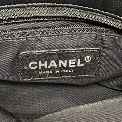 Pre-owned Chanel Black Patent Leather Leather Tote Bag ()