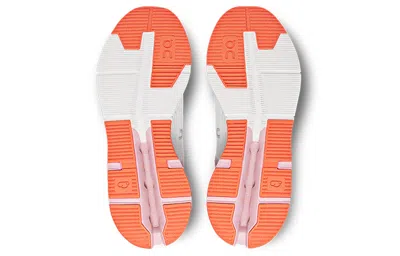 On Running (wmns)  Cloudnova 'flux Undyed White Zephyr' In Multi