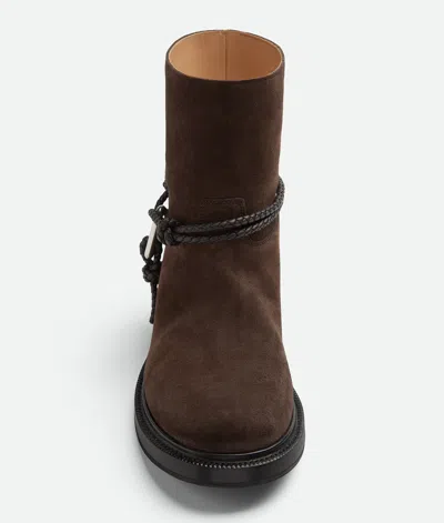 Bottega Veneta James Ankle Trunk In Brown