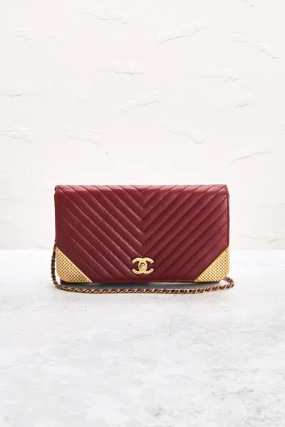 Pre-owned Chanel Calfskin Wallet On Chain In Red