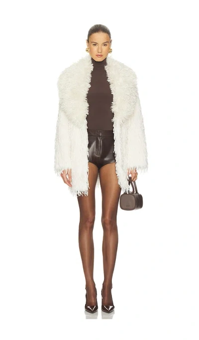 Jakke White Tavi Faux Fur Coat In White