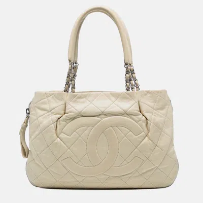 Pre-owned Chanel White Cc Quilted Caviar Expandable Tote