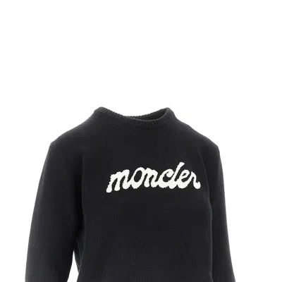 Moncler Cropped Sweater With Contrasting Embroidered Logo In Black
