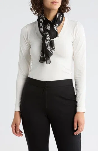 Alexander Mcqueen Mcqueen Classic Skull Silk Scarf In Black