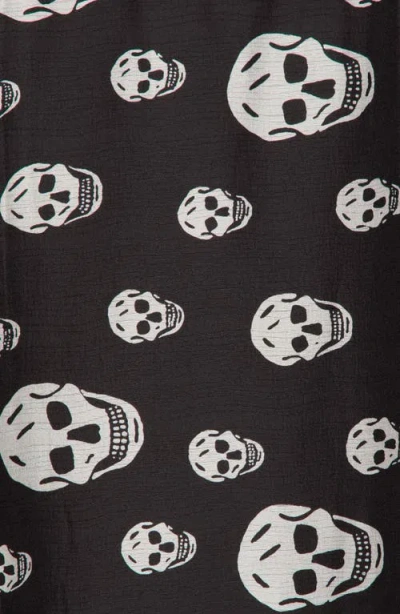 Alexander Mcqueen Mcqueen Classic Skull Silk Scarf In Black