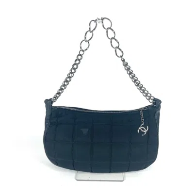 Pre-owned Chanel Black Nylon Leather Shoulder Bag ()