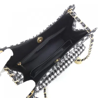 Pre-owned Chanel Black White Cotton Shoulder Bag () In Multi