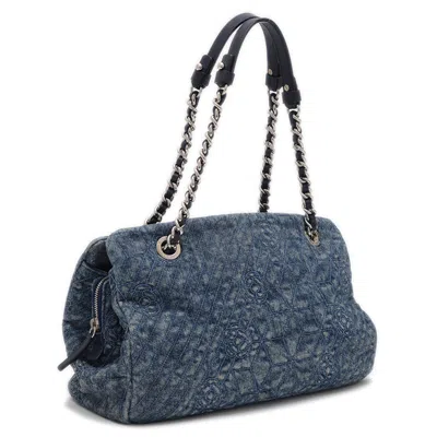 Pre-owned Chanel Blue Denim Shoulder Bag ()