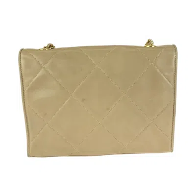 Pre-owned Chanel Matelasse Beige Leather Shoulder Bag () In Sand