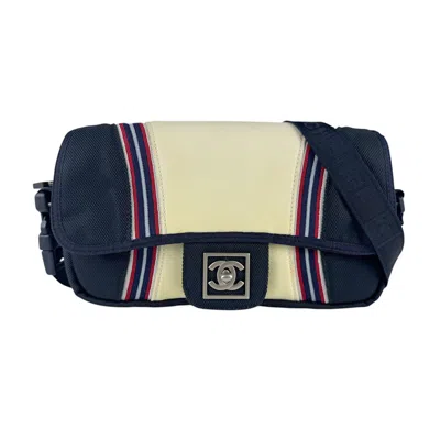 Pre-owned Chanel Navy Off-white Nylon Canvas Shoulder Bag ()