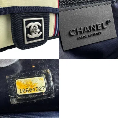Pre-owned Chanel Navy Off-white Nylon Canvas Shoulder Bag ()