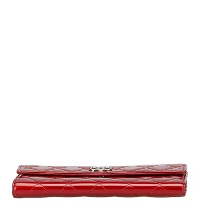 Pre-owned Chanel Red Color Patent Leather Long Wallet (bi-fold) ()