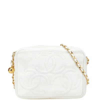 Pre-owned Chanel White Grained Calfskin Shoulder Bag ()