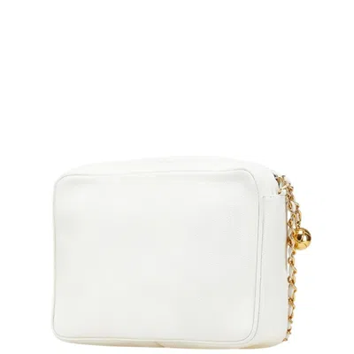 Pre-owned Chanel White Grained Calfskin Shoulder Bag ()