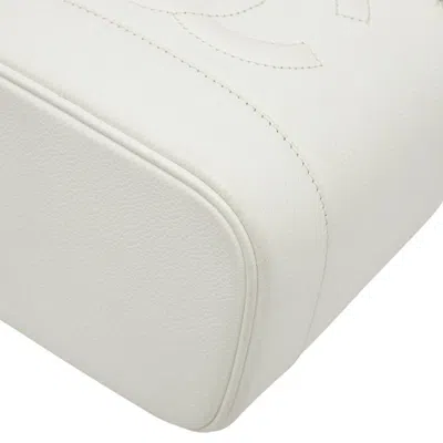 Pre-owned Chanel White Grained Calfskin Handbag Vanity Bag ()