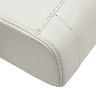 Pre-owned Chanel White Grained Calfskin Handbag Vanity Bag ()