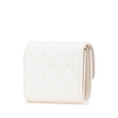 Pre-owned Chanel White Grained Calfskin Wallet (tri-fold) ()