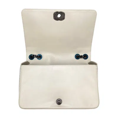 Pre-owned Chanel White Leather Shoulder Bag ()