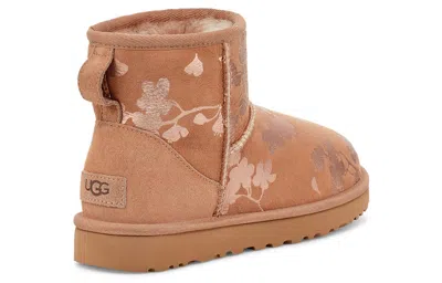 Ugg (wmns)  Classic Mini Floral Foil Fleece Lined In Brown
