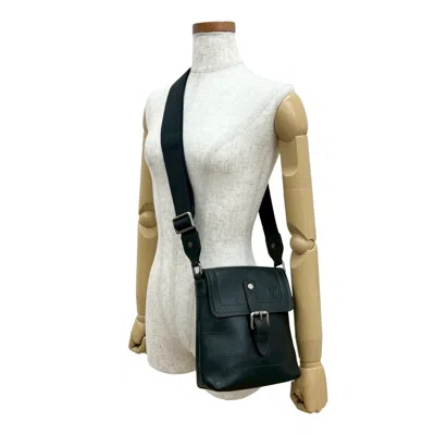 Pre-owned Louis Vuitton Black Leather Pochette Shoulder Bag ()