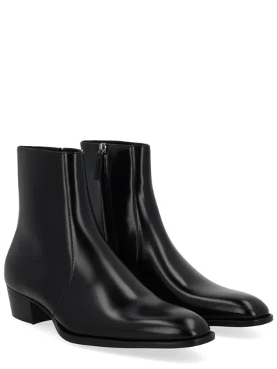 Saint Laurent Smooth Leather Roman Boots In Black