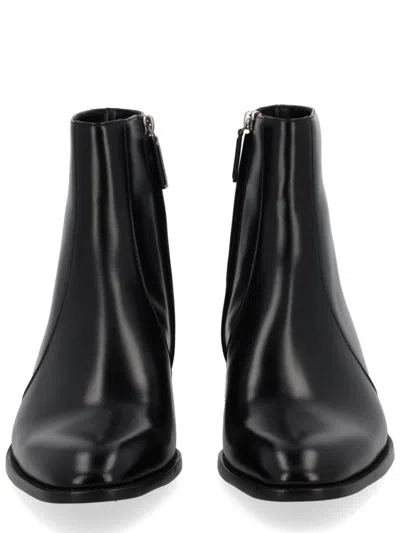 Saint Laurent Smooth Leather Roman Boots In Black