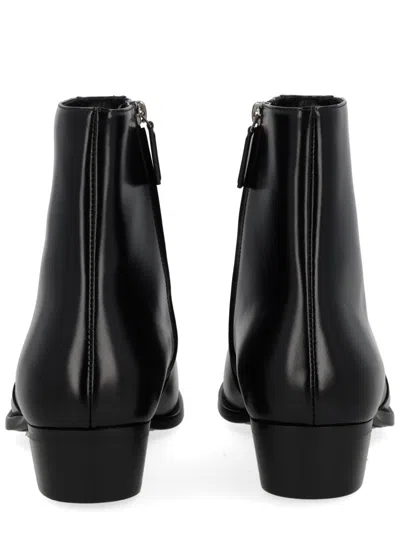 Saint Laurent Smooth Leather Roman Boots In Black