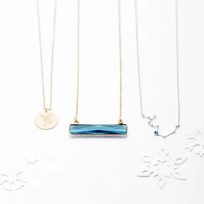 Evesaddiction Gold December Flower Pendant - Holly In Gold