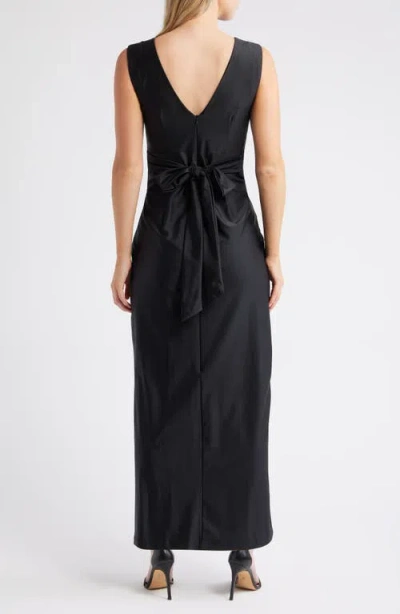 Julia Jordan Sleeveless Maxi Dress In Black