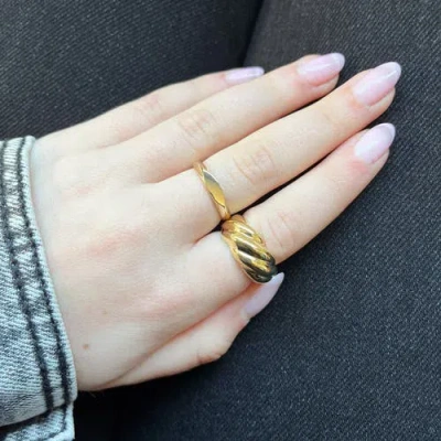 The Lovery Fine Jewelry Marquise Signet Ring In Gold