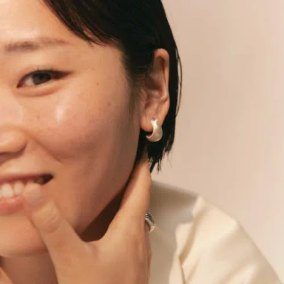 Loupn Curved Earrings In Silver