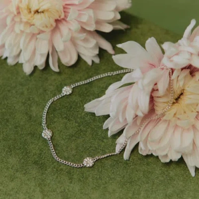 Loupn Flower Path Necklace In Metallic