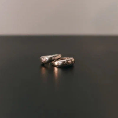 Loupn Ehwa Floral Dome Ring In Metallic