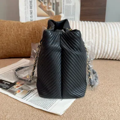 Pre-owned Chanel Women Pre-loved Bag Very Good Condition In Multi