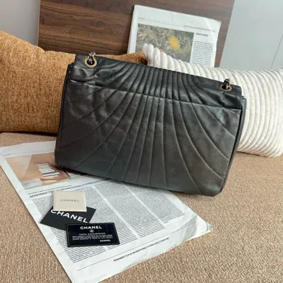 Pre-owned Chanel Women Pre-loved Bag Very Good Condition In Multi