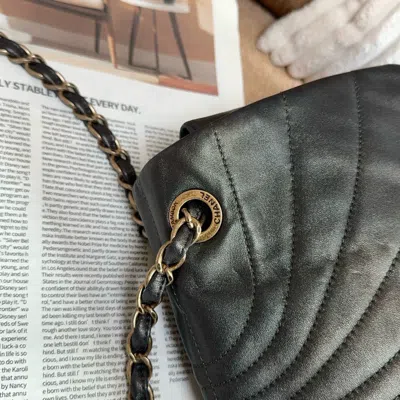 Pre-owned Chanel Women Pre-loved Bag Very Good Condition In Multi