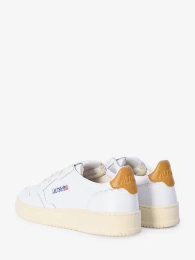 Autry Sneaker Medalist Low Beig In White
